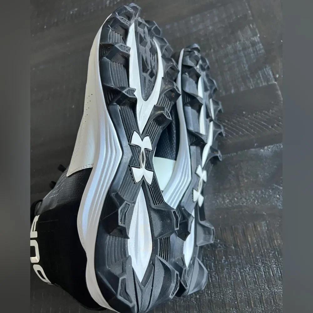 Under Armour Highlight Franchise RM Football Cleats Men’s 15 Black White